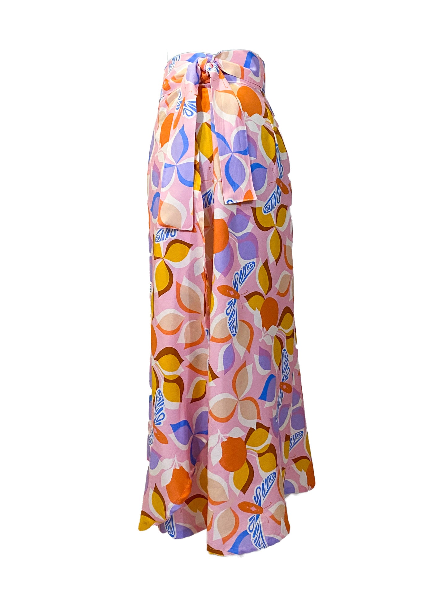 Side view of dragonfly skirt